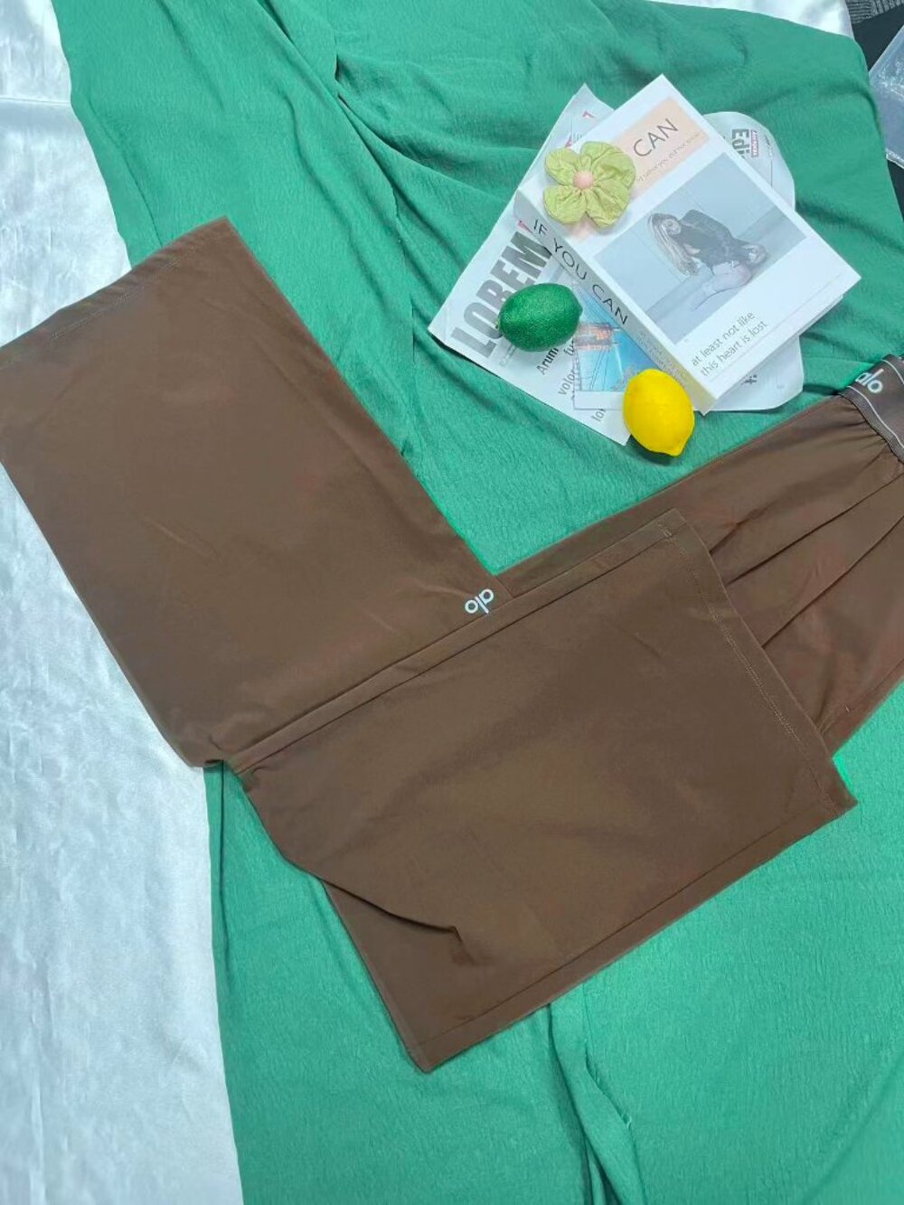 🎂ALO Yoga Suit Up Trouser NWT 🏈 Espresso Brown (Regular) Advanced relaxation - Picture 5 of 8